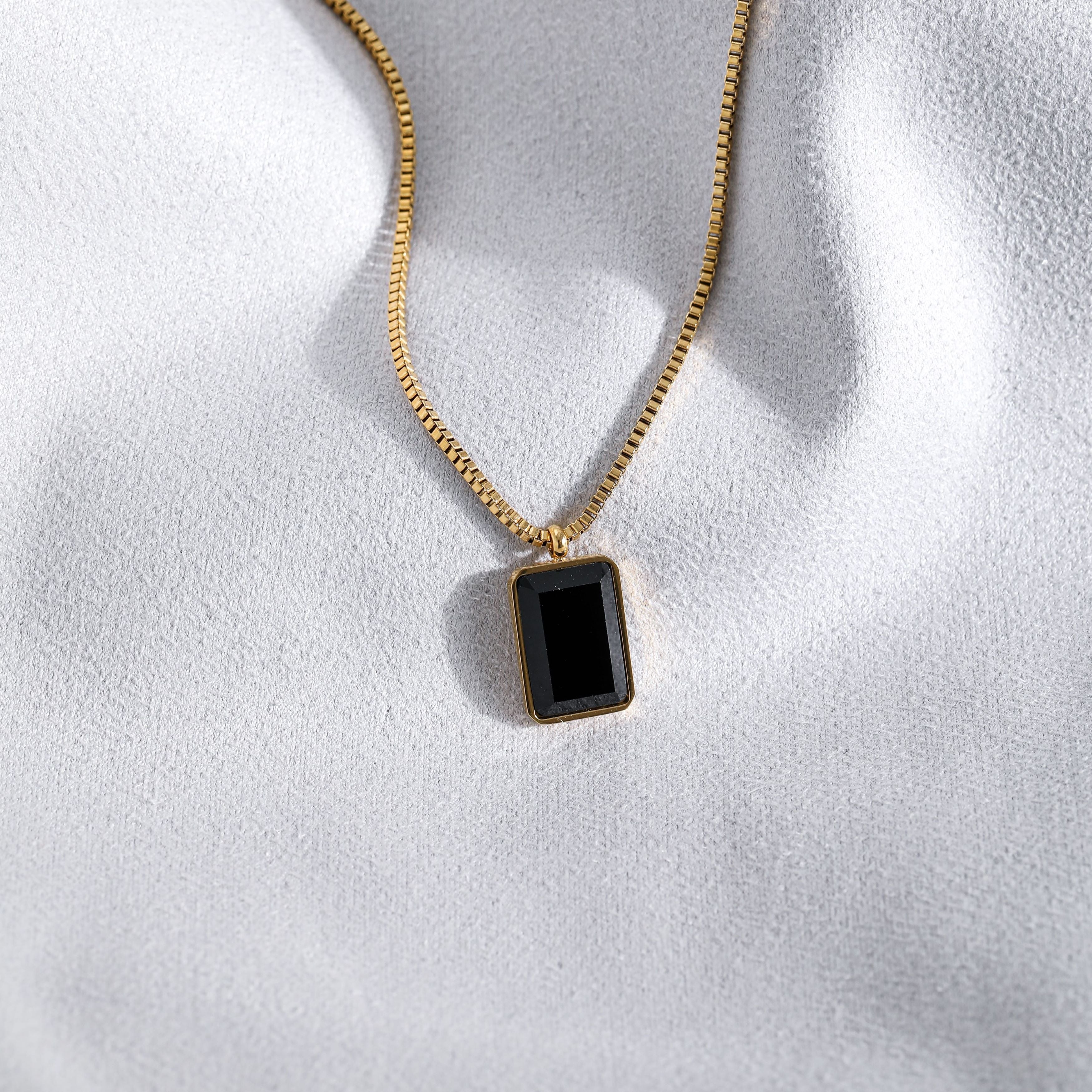 Onyx Rectangular necklace